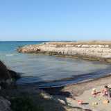 A sud del centro si trova la spiaggia pi� bella di Villanova: Cala dei Capperi che prende il nome dalla piante che la circondano